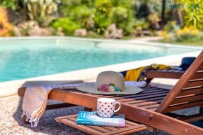 Cottage Soraya with independent swimming pool near the beach